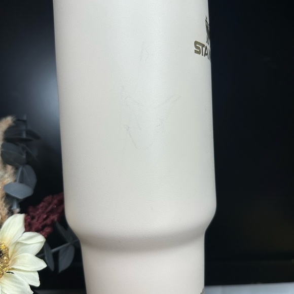 Stanley X Starbucks Cream and Pink Tumbler with Handle - Picture 2 of 7